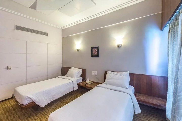 Room 4 of 19