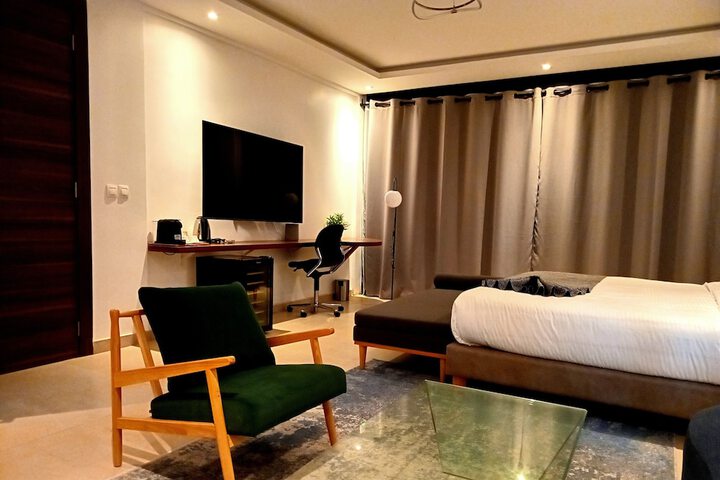 Room 3 of 69