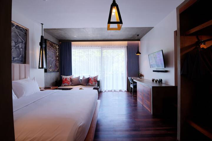 Room 33 of 169