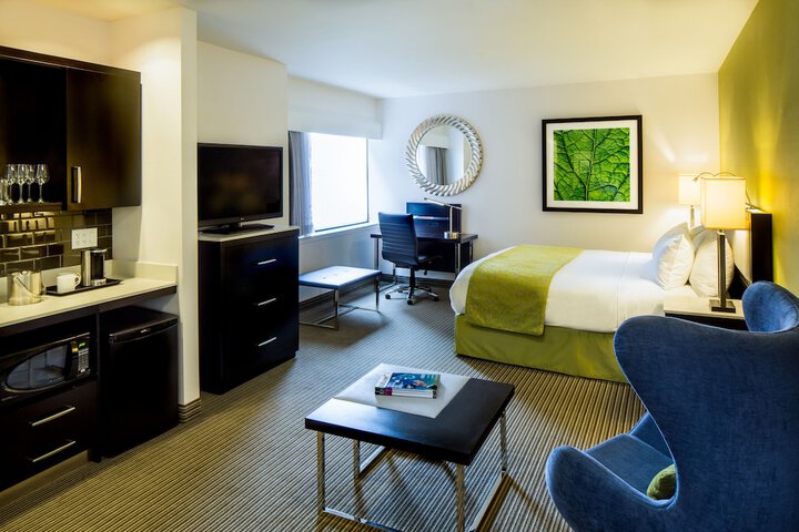 Room 10 of 66