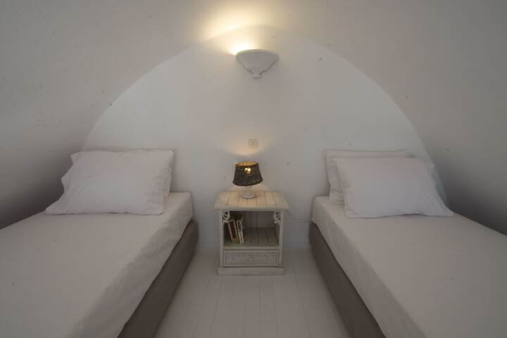 Room 7 of 38