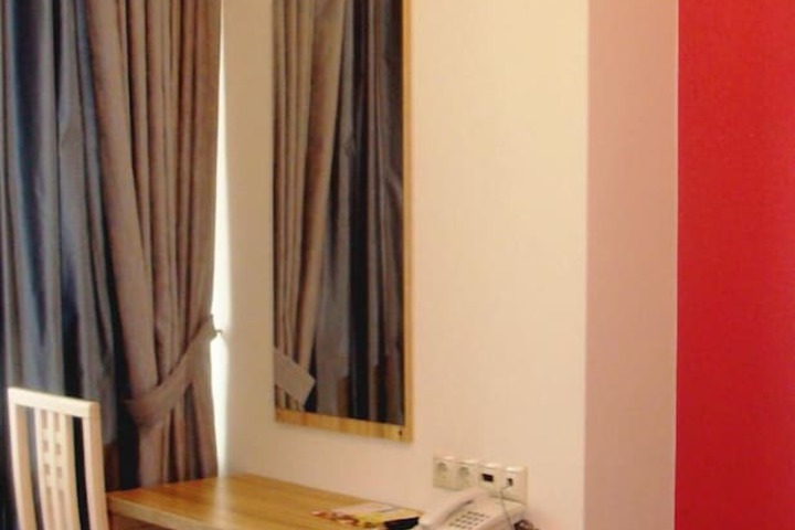 Room 14 of 26