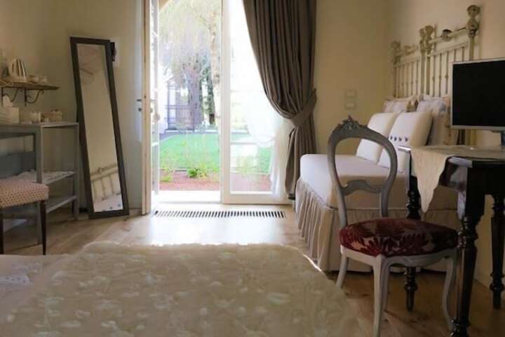 Room 14 of 80
