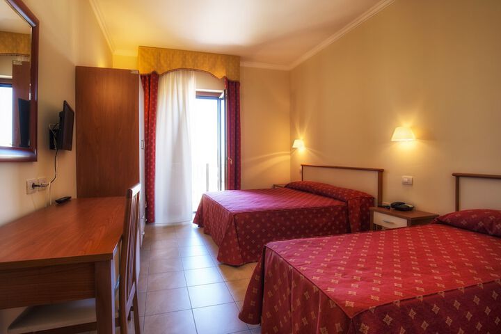 Room 7 of 26