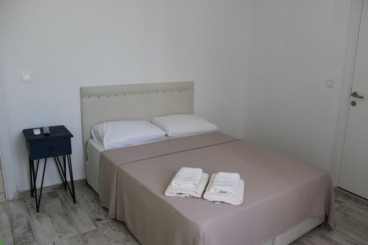Room 4 of 23