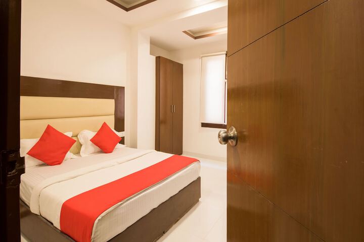 Room 12 of 23