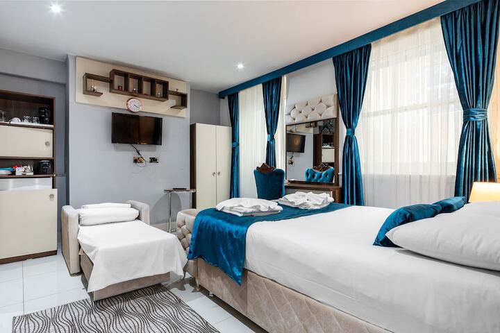 Room 93 of 112