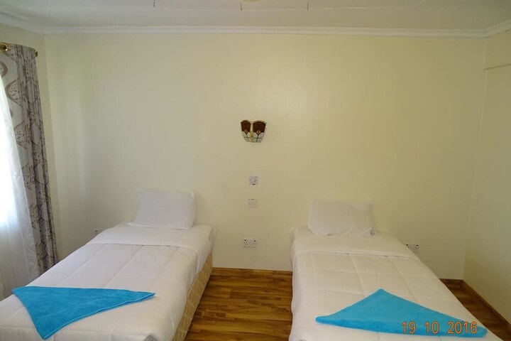 Room 6 of 36