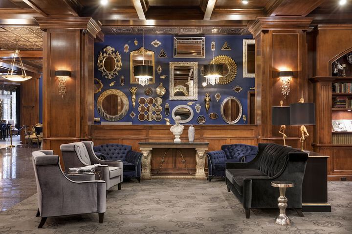 Entrance & Lobby