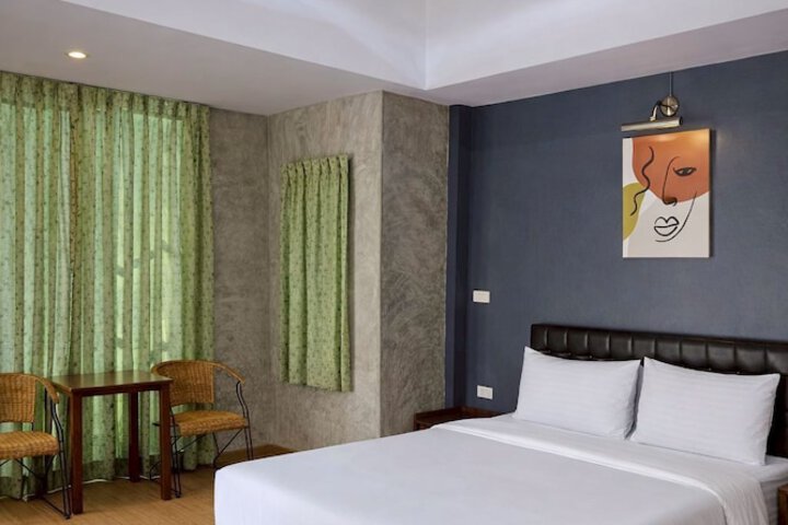 Room 10 of 50