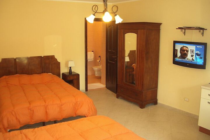 Room 5 of 27