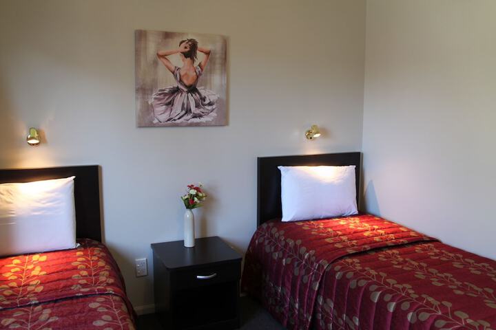 Room 5 of 69