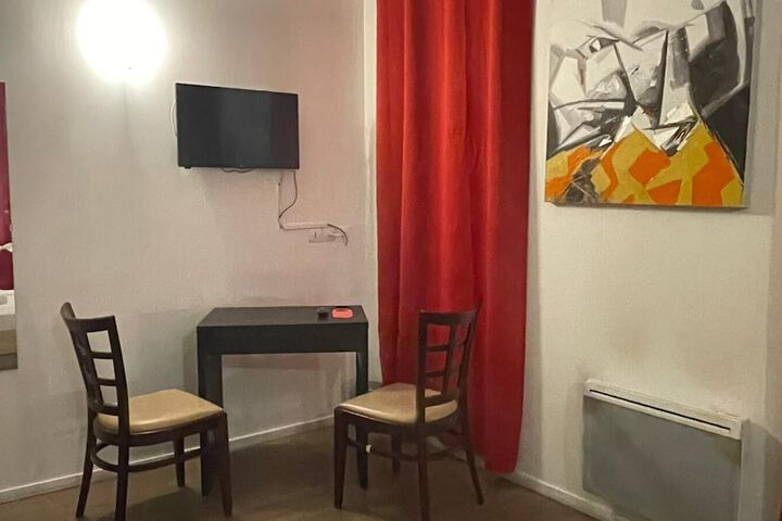 Room 53 of 158