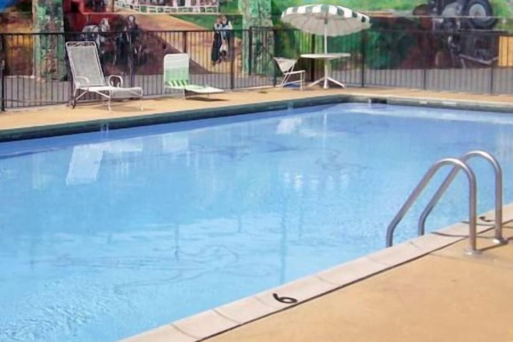 Pool Hotel