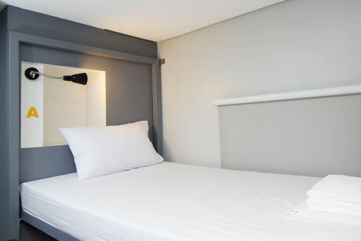 Room 11 of 65