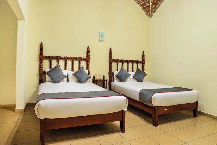 Room 45 of 182