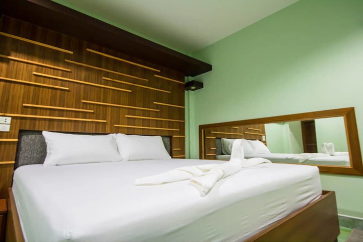Room 7 of 15