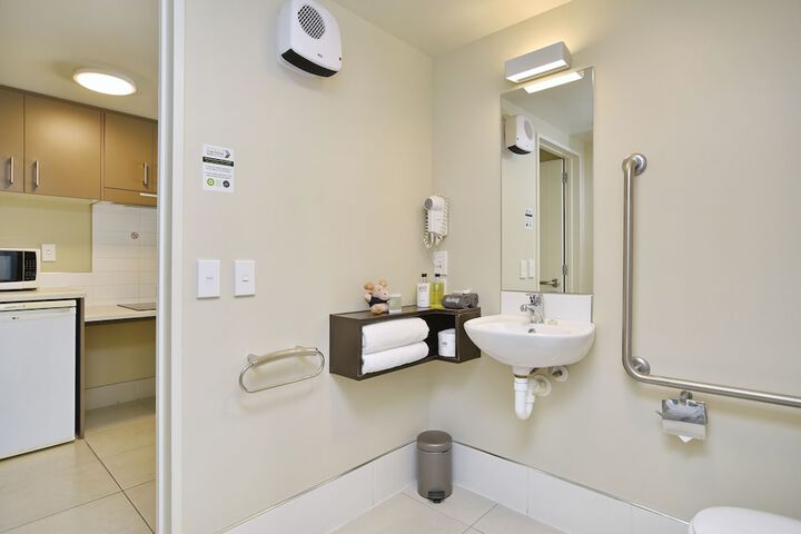 Room 165 of 196