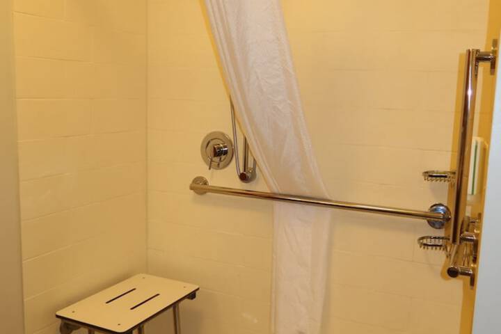 Room 13 of 28