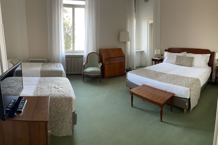 Room 28 of 121
