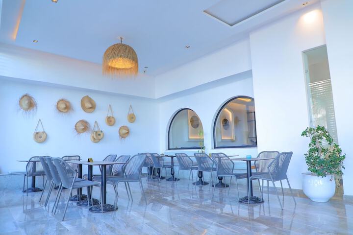 Hotel Interior 12 of 45