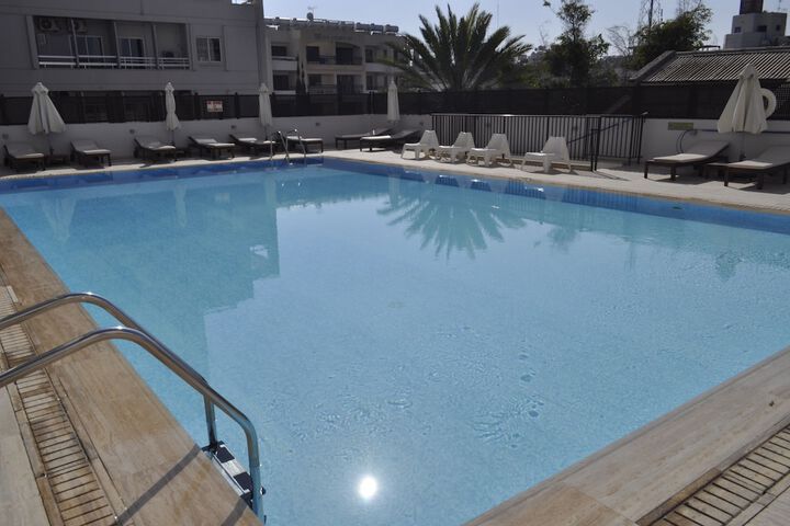 Pools & Facilities