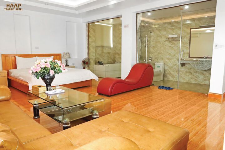 Room 4 of 71