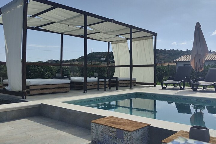 Pool 45 of 109