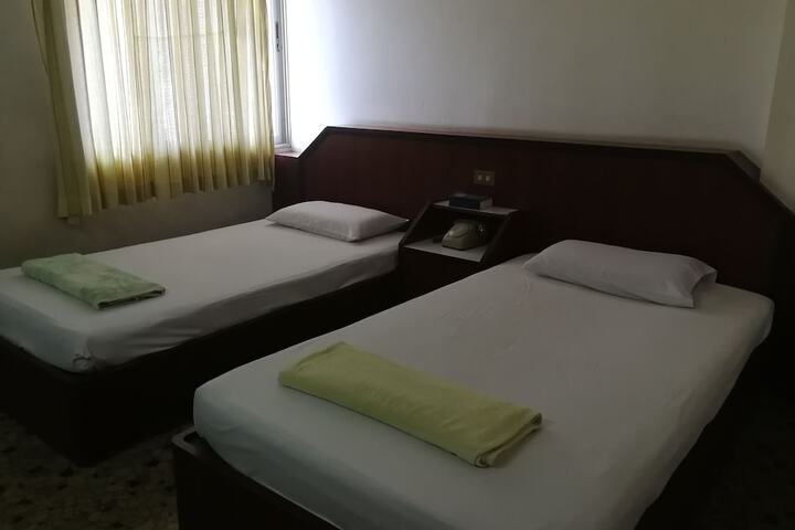 Room 12 of 34