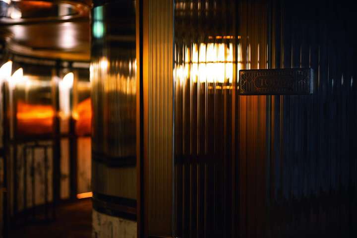 Lounge 72 of 89