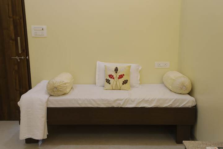 Room 11 of 26