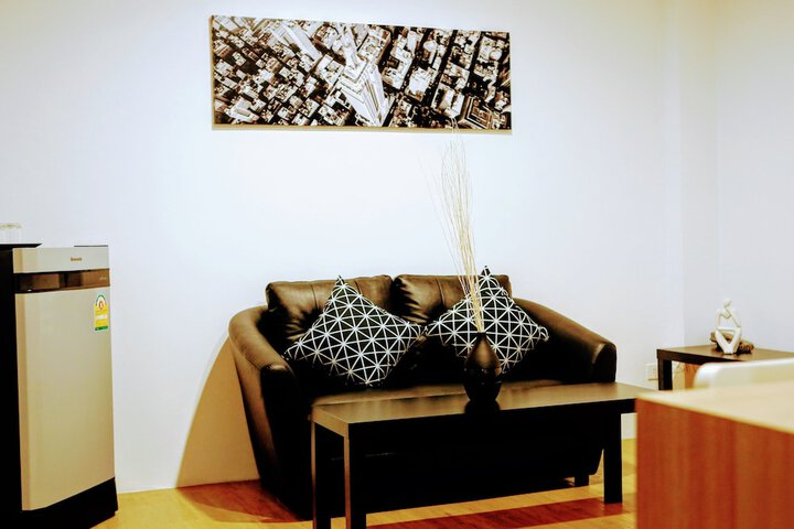 Room 12 of 27