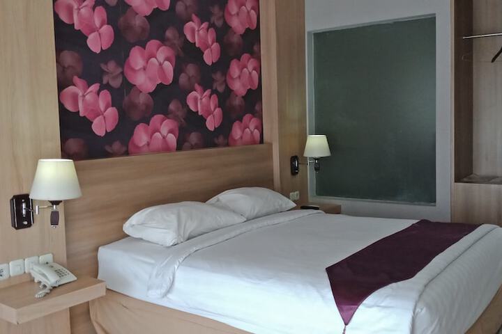 Room 8 of 20