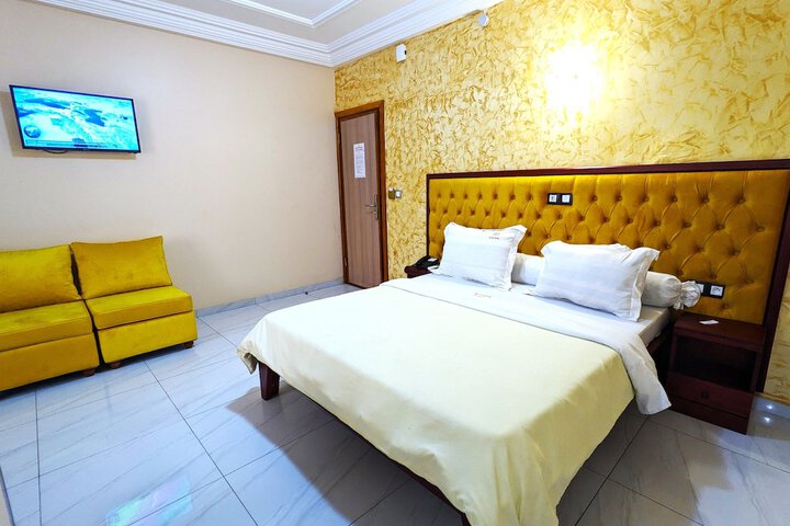 Room 4 of 46