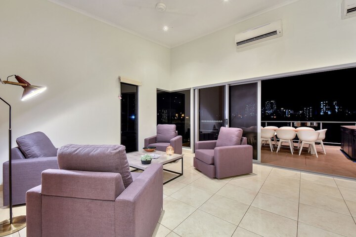 Business Center 17 of 20