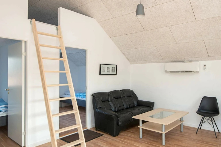 Room 5 of 20