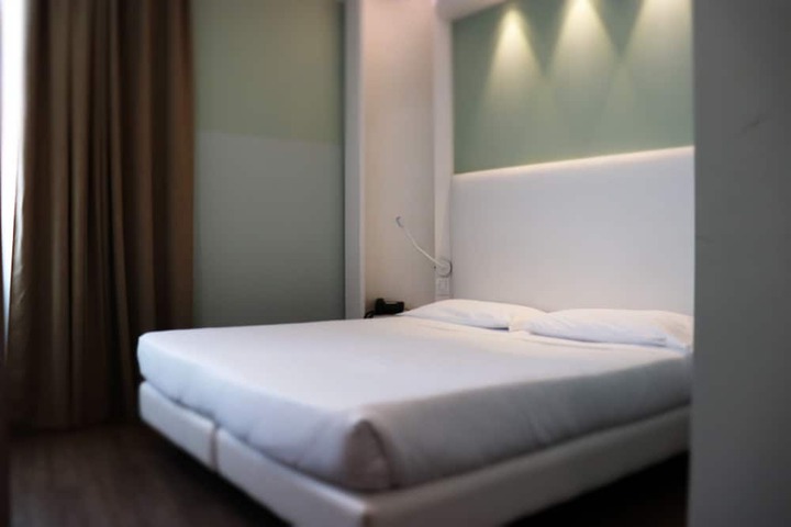 Room 18 of 52