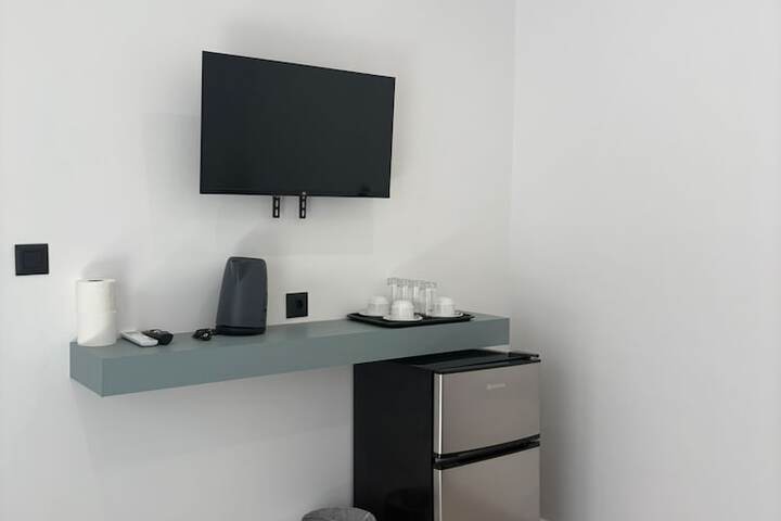 Room 12 of 25