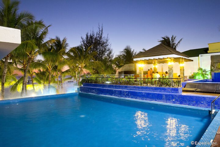 Pool Hotel