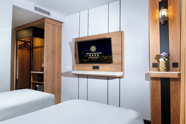 Room 42 of 235
