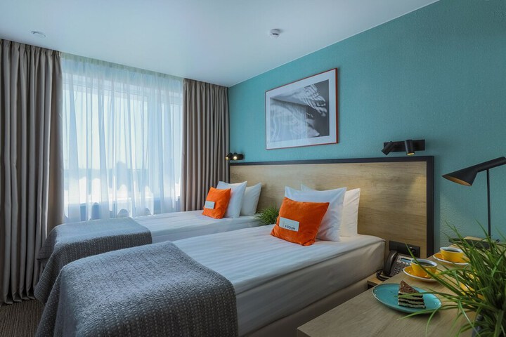 Room 16 of 35