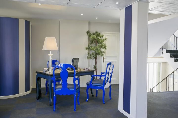 Guest Lobby