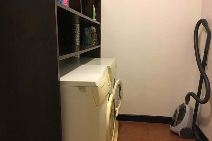 Room 27 of 46