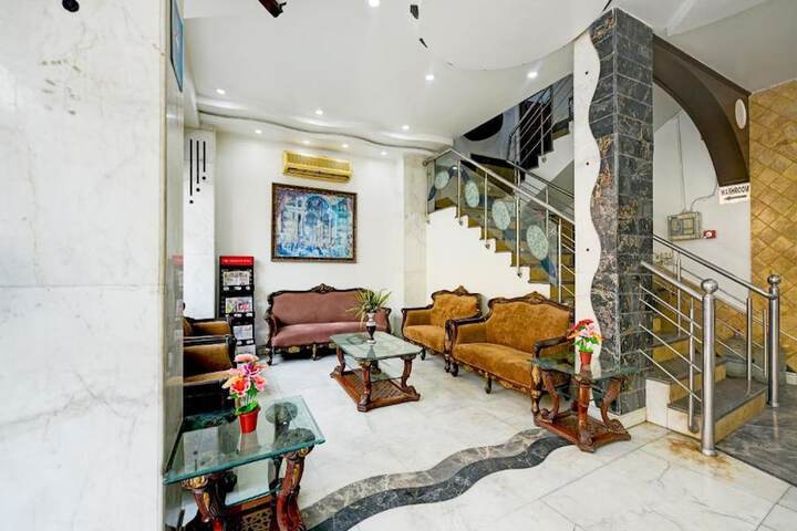 Entrance & Lobby