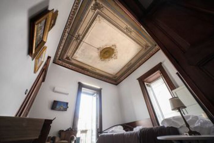 Room 40 of 72