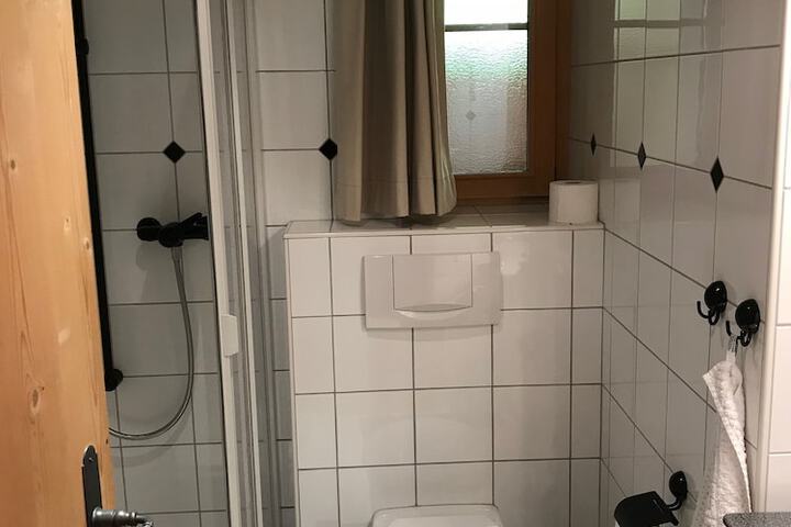 Room 85 of 128