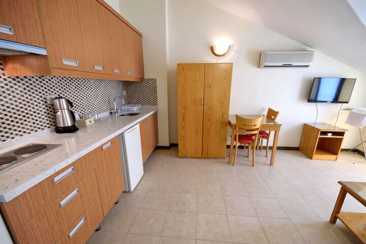 Private kitchenette