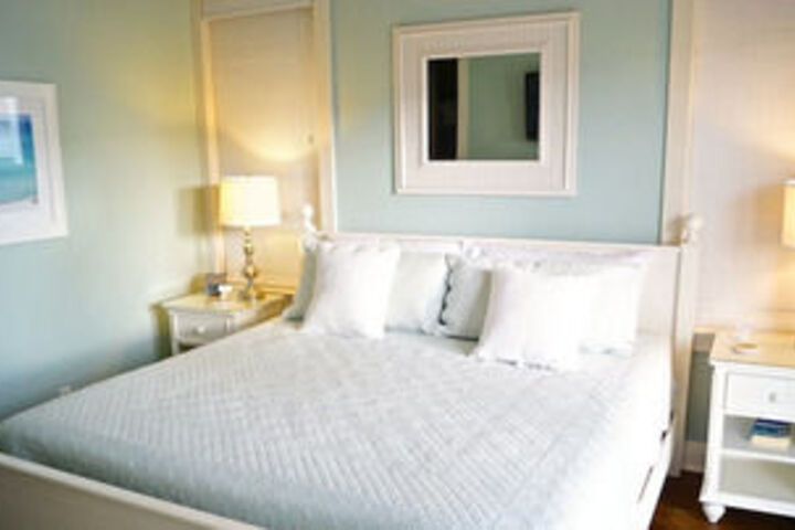 Room 10 of 20