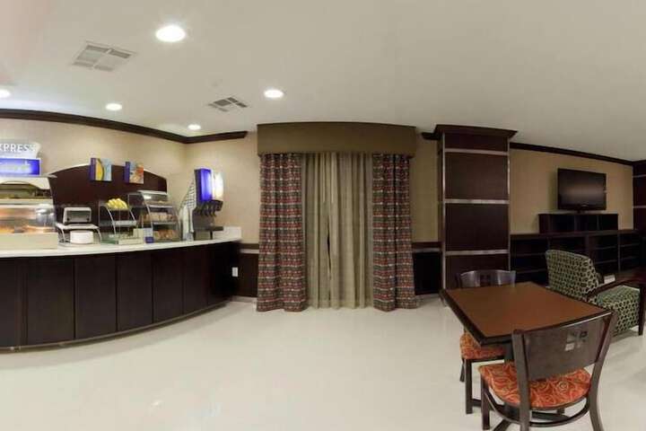 Breakfast/Coffee Service 19 of 32