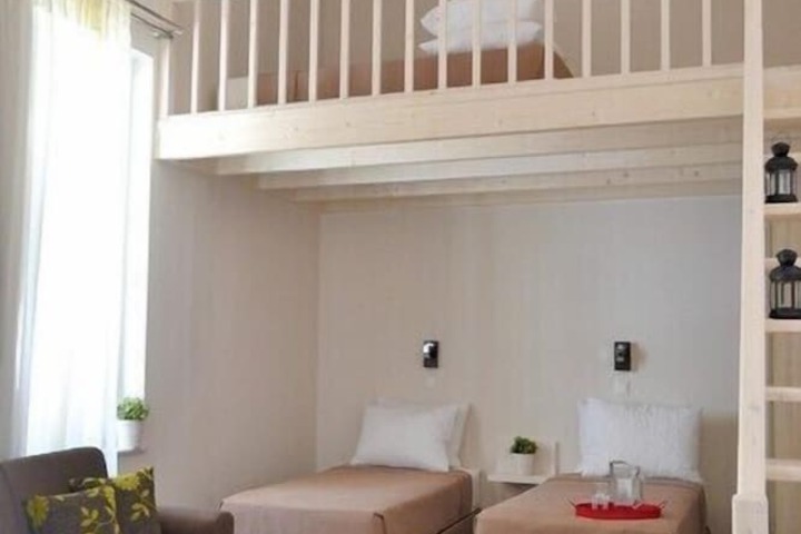 Room 10 of 48